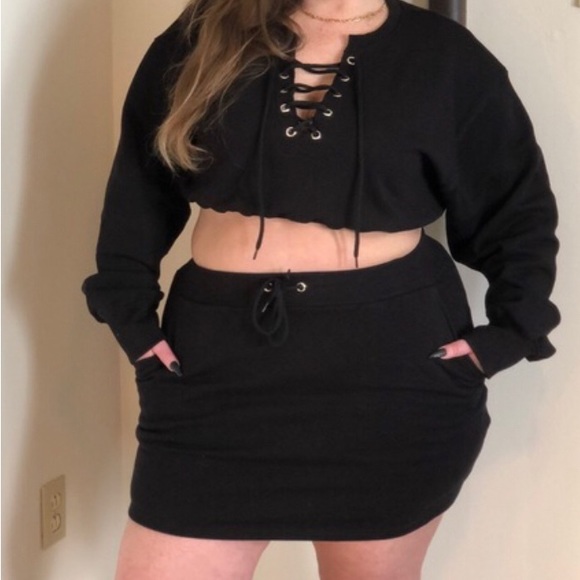 Black 2 piece crop top and skirt sweater set XL - Picture 2 of 8